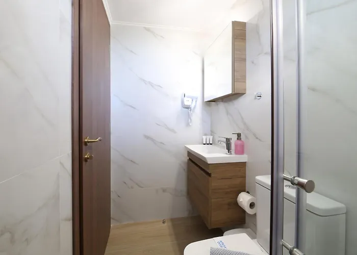 Christina Apartman *