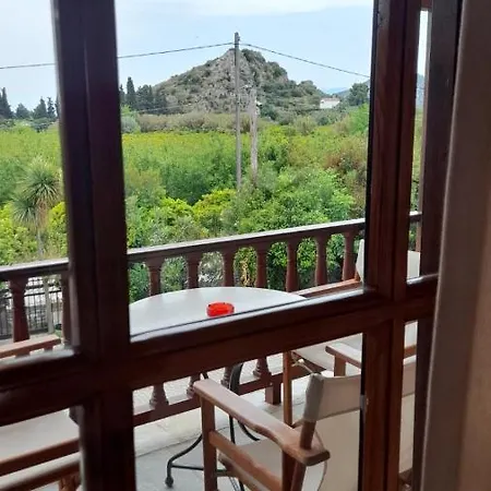 Christina Τολό