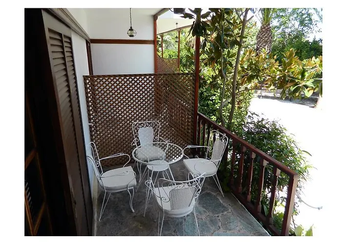 Christina Apartamento Tolón